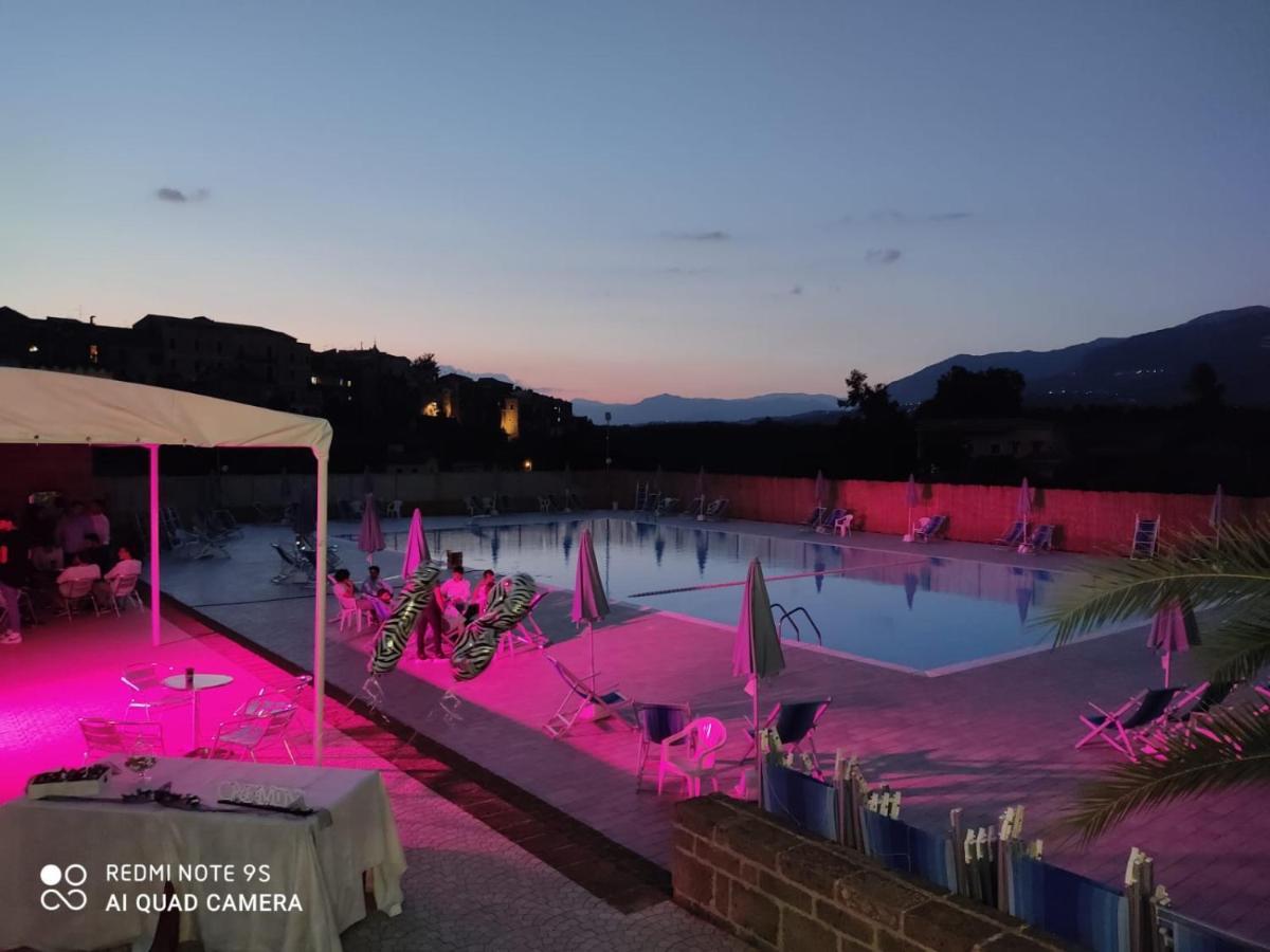 Le Rocce Bed & Breakfast Sant'Agata de' Goti Luaran gambar